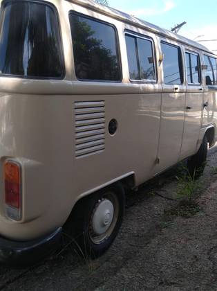 VOLKSWAGEN KOMBI 1.6 LUXO 8V GASOLINA 3P MANUAL